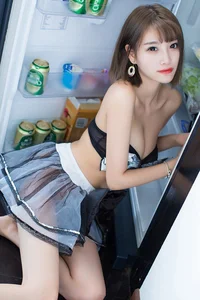 Modern Aesthetics and Fashion Trends in Chinese Modeling - image 94