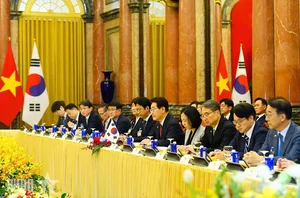 General Secretary and President To Lam Holds Talks with South Korean President - image 6