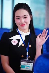 Ninh Binh Contestant Shines in Miss Vietnam Finals: A Blend of Grace and Determination - image 8