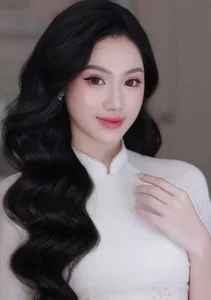 Ninh Binh Contestant Shines in Miss Vietnam Finals: A Blend of Grace and Determination - image 2
