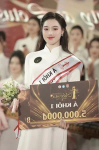Ninh Binh Contestant Shines in Miss Vietnam Finals: A Blend of Grace and Determination - image 11