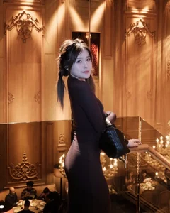 Chao Gen Z Influencer Surprises Fans with Stunning New Fashion Makeover - image 1
