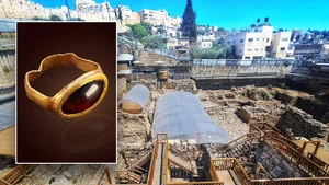 Discovery of a Rare 2,300-Year-Old Gold Ring in Ancient Israel - image 0