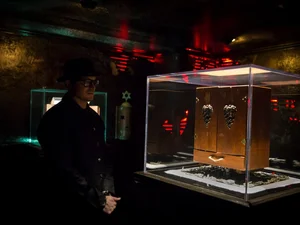 Chilling Haunted Artifacts: Exploring the World's Most Cursed Museum Exhibits and Their Dark Histories - image 7