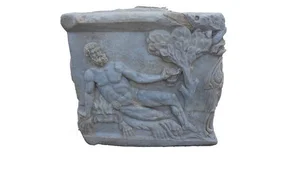 Shocking Discoveries Inside an 1,800-Year-Old Roman Coffin Opened Recently - image 7