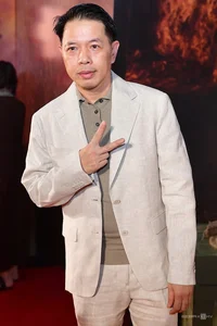 Thai Hoa and Star-Studded Cast Shine at 'Dia Dao' Movie Premiere - image 9