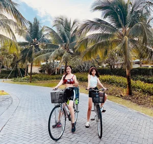 Truong Ngoc Anh's Daughter Devon Tran Stuns with Model-Like Legs and Healthy Diet Secret - image 0