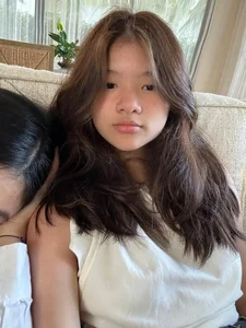 Truong Ngoc Anh's Daughter Devon Tran Stuns with Model-Like Legs and Healthy Diet Secret - image 2
