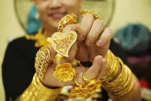 Meet the Vietnamese Tycoon Famous for Wearing Massive Gold - image 5