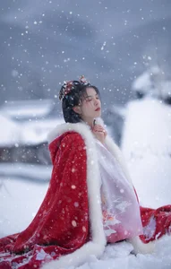 YiTuYu Art Language Vol.9996: The Captivating 15-Page Collection of Yukin Yuan Yuan - image 7