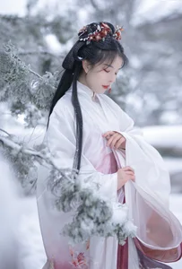 YiTuYu Art Language Vol.9996: The Captivating 15-Page Collection of Yukin Yuan Yuan - image 11