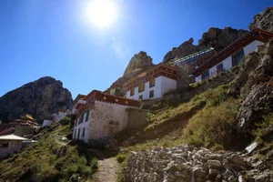 Breathtaking Ancient Temple Perched on a Cliffside: A Spiritual Journey - image 3