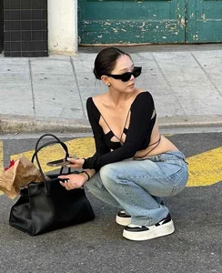 Modern Motherhood vs. Social Media Norms: The Debate Over Korean 'Hot Mom' Fashion - image 3