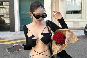 Modern Motherhood vs. Social Media Norms: The Debate Over Korean 'Hot Mom' Fashion - image 7