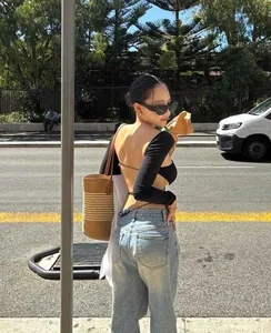 Modern Motherhood vs. Social Media Norms: The Debate Over Korean 'Hot Mom' Fashion - image 9
