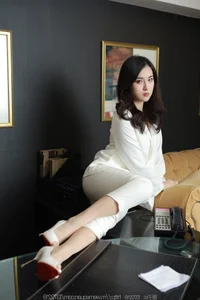 IESS Xiao Bao - White Tights and Professional Office Style Gallery - image 3