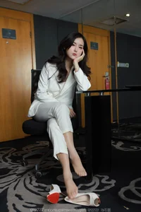 IESS Xiao Bao - White Tights and Professional Office Style Gallery - image 42