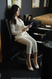 IESS Xiao Bao - White Tights and Professional Office Style Gallery - image 10