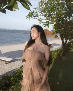 Doan Van Hau's Wife Do Hai My Radiates Beauty One Year Post-Baby - image 1