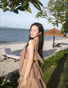 Doan Van Hau's Wife Do Hai My Radiates Beauty One Year Post-Baby - image 5