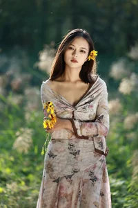 YiTuYu Art Language Vol.10546: The Vibrant Style of Model You Men Da Xia - image 4