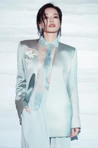 Shu Qi Surprises Fans by Requesting Roles from Young Directors - image 3
