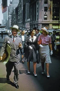 Timeless Elegance: A Visual Tour of New York City in the 1950s - image 5
