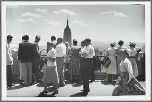Timeless Elegance: A Visual Tour of New York City in the 1950s - image 2