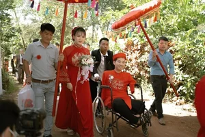 Heartwarming Love Story: Beautiful Hue Woman Marries Disabled Husband - image 7