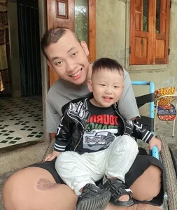 Heartwarming Love Story: Beautiful Hue Woman Marries Disabled Husband - image 4
