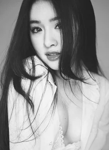 Captivating Vietnamese Portraits: Young Fashion and Lifestyle Trends Pack 9 - image 30