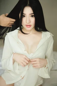 Captivating Vietnamese Portraits: Young Fashion and Lifestyle Trends Pack 9 - image 32