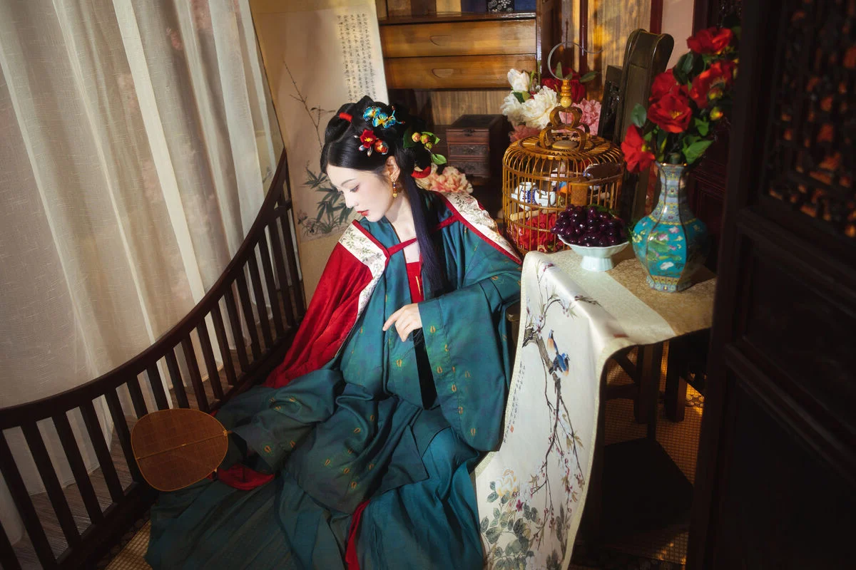YiTuYu Art Language Vol.9551: Featuring Wu Ying Kun Kun