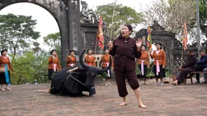 Father and Son’s Epic Journey: Quang Thai and Chelsea Explore Vietnam’s Ancestral Land - image 4