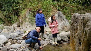 Father and Son’s Epic Journey: Quang Thai and Chelsea Explore Vietnam’s Ancestral Land - image 5