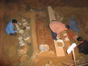 Ten Catfish Lead Archaeologists to a Mind-Blowing Ancient Tomb Discovery - image 2