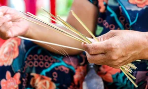 Exploring Thanh Tien: Hue's 300-Year-Old Traditional Paper Flower Village - image 5