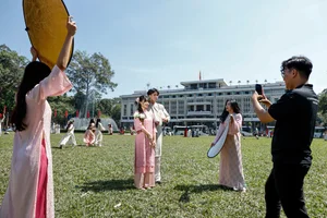 Ho Chi Minh City's Vibrant Tet Atmosphere: Top Spots for Holiday Photography - image 10