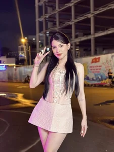 Beauty Influencer Vo Ha Linh Shares Personal Journey and Surprising News - image 3