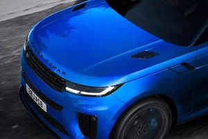Discover the Exclusive 2026 Range Rover Sport SV Ultimate Edition: A Limited-Run Luxury SUV Masterpiece with High-Performance Engineering and Bespoke Design. - image 5