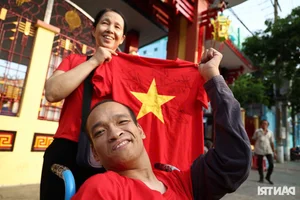 The Disabled Fan Who Proves Love for Football Knows No Bounds - image 4