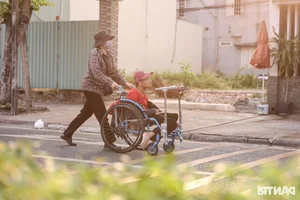 The Disabled Fan Who Proves Love for Football Knows No Bounds - image 0