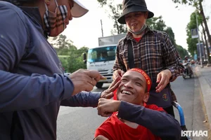 The Disabled Fan Who Proves Love for Football Knows No Bounds - image 1