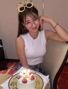 Japan's Most Charming Sports Reporter Captivates Fans Nationwide - image 2