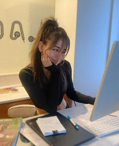 Japan's Most Charming Sports Reporter Captivates Fans Nationwide - image 3