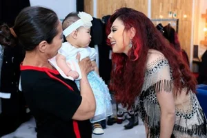 Singer Thanh Thao’s Family Appearance Draws Significant Public Attention - image 2