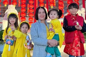 Singer Thanh Thao’s Family Appearance Draws Significant Public Attention - image 6