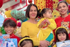 Singer Thanh Thao’s Family Appearance Draws Significant Public Attention - image 3