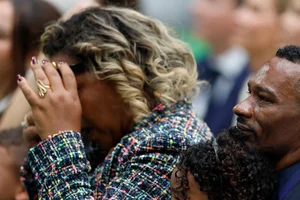 Emotional Debut: Brazil’s Wonderkid Endrick Breaks Into Tears at Real Madrid Unveiling - image 5