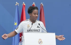 Emotional Debut: Brazil’s Wonderkid Endrick Breaks Into Tears at Real Madrid Unveiling - image 11